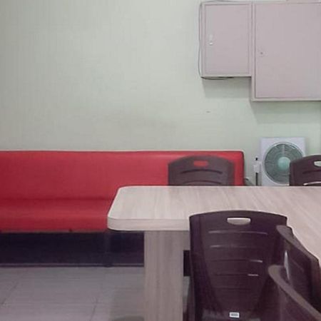 Guest House Anak Raja Pangkalan Bun Syariah Mitra Reddoorz Εξωτερικό φωτογραφία