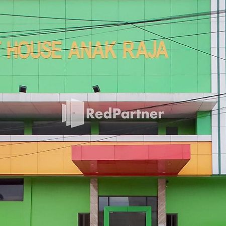 Guest House Anak Raja Pangkalan Bun Syariah Mitra Reddoorz Εξωτερικό φωτογραφία